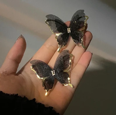 INS Trendy Butterfly Earrings Crystal Long Tassel Transparent Black White Drop Earring For Women Girls Party Hot Jewelry
INS Trendy Butterfly Earrings Crystal Long Tassel Transparent Black White Drop Earring For Women Girls Party Hot Jewelry