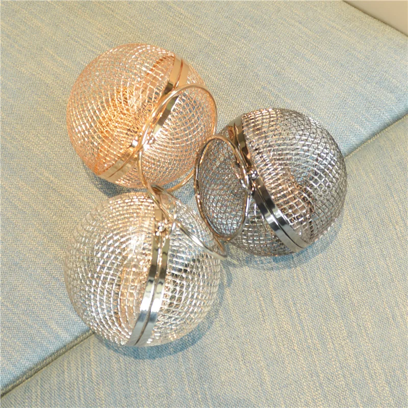 Wholesale Wedding Party CrossBody Purse women shoulder bag gold Cages Round Hollow metal ball clutch evening bag, The picture color
Wholesale Wedding Party CrossBody Purse women shoulder bag gold Cages Round Hollow metal ball clutch evening bag, The picture color
