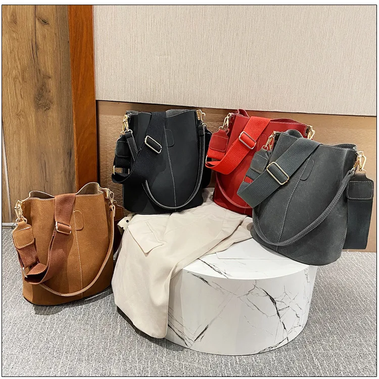 2021 Women Handbag Black Elegant Luxury Shoulder Female Casual Large Capacity Totes Ladies Messenger Bag, Picture color
2021 Women Handbag Black Elegant Luxury Shoulder Female Casual Large Capacity Totes Ladies Messenger Bag, Picture color