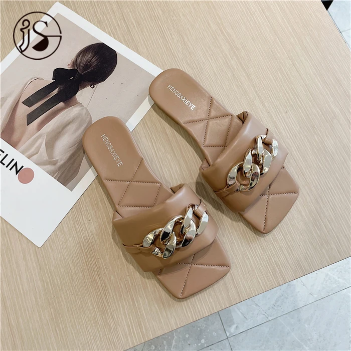 Fashionable metal logo slippers Summer slippers Flat bottom one word lady slippers Factory hot sale at a reasonable price, Picture
Fashionable metal logo slippers Summer slippers Flat bottom one word lady slippers Factory hot sale at a reasonable price, Picture