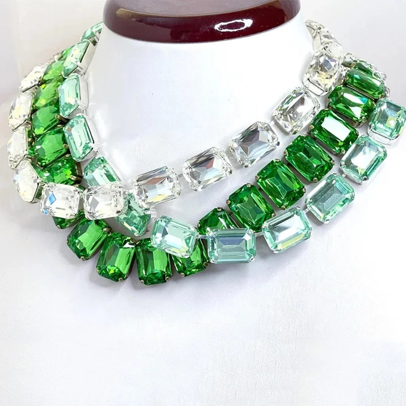 2023 luxury designer jewelry Necklace Fashion Temperament Green Transparent Crystal as a gift for girlfriend
2023 luxury designer jewelry Necklace Fashion Temperament Green Transparent Crystal as a gift for girlfriend
