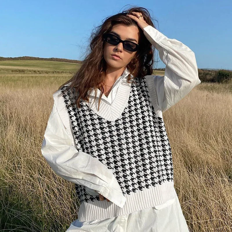 Women's V-neck Knitted Pullover Loose Retro Waistcoat Chic Sleeveless Sweater Vest Tops, Customized color
Women's V-neck Knitted Pullover Loose Retro Waistcoat Chic Sleeveless Sweater Vest Tops, Customized color