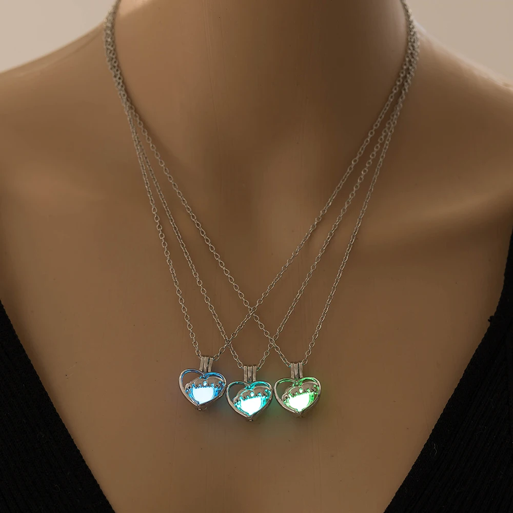 Polar Bear Hollow Heart Luminous Necklace DIY Creative Design Jewelry Pendant Optional 3 Colors
Polar Bear Hollow Heart Luminous Necklace DIY Creative Design Jewelry Pendant Optional 3 Colors
