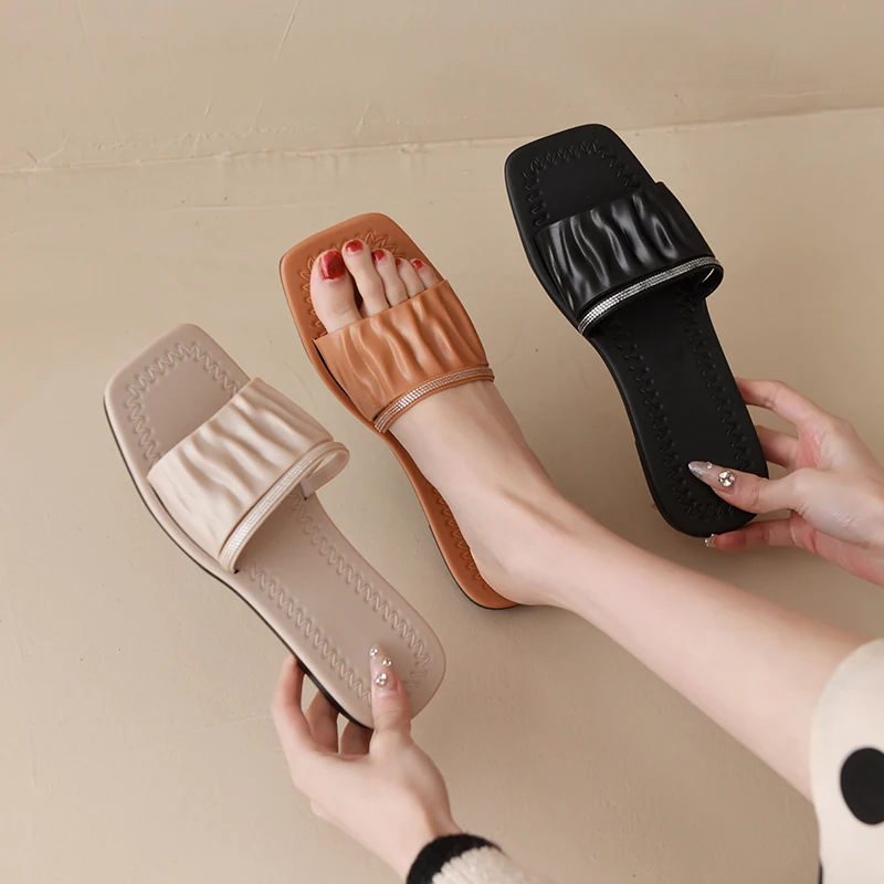 New Design Square Toe Flat Lady Fashion Women Slides Slippers High Quality Indoor Slides Slip-On Beach Sandals For Women, Black, brown and beige
New Design Square Toe Flat Lady Fashion Women Slides Slippers High Quality Indoor Slides Slip-On Beach Sandals For Women, Black, brown and beige