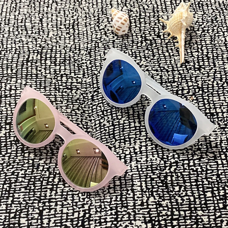 2020 Fashion candy color mirror lens round recycled low moq retro baby boys kids sunglasses 2021
2020 Fashion candy color mirror lens round recycled low moq retro baby boys kids sunglasses 2021