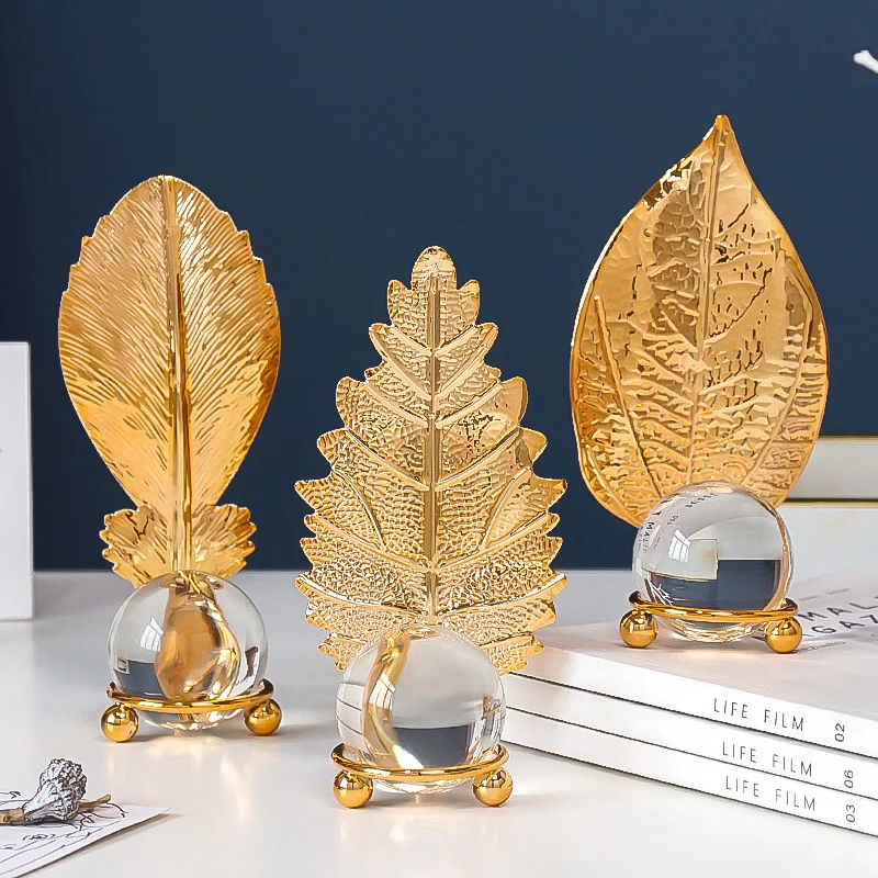 Hot Sale Modern Nordic Table Gold Accessories Wholesale Metal Maple Leaf Art Crafts Home Decor Pieces Luxury Crystal Decor
Hot Sale Modern Nordic Table Gold Accessories Wholesale Metal Maple Leaf Art Crafts Home Decor Pieces Luxury Crystal Decor