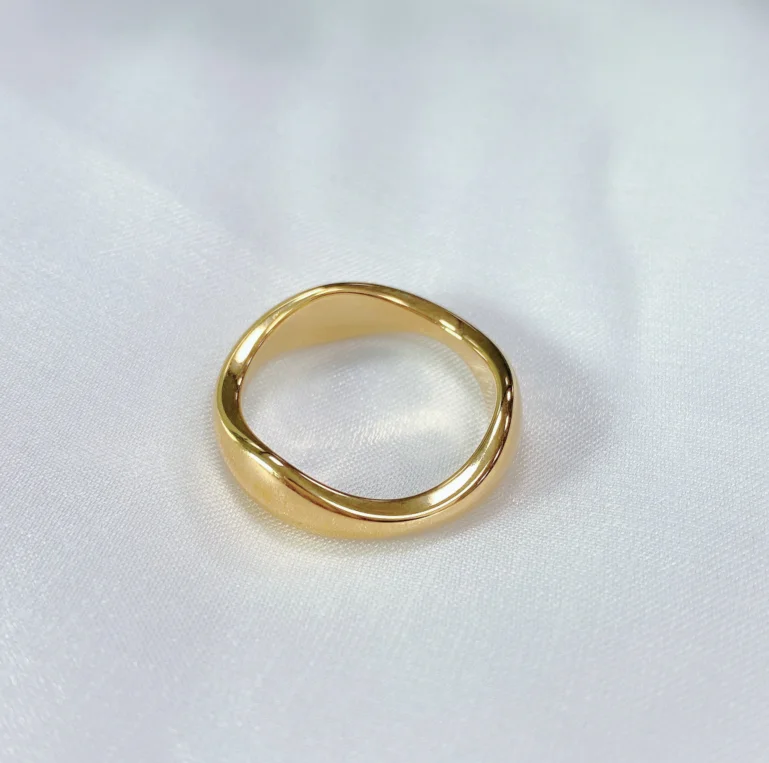 Minimalist Summer Jewelry High Polished Stainless Steel Ring 18k Gold Plated Dome Ring Chunky Wave Ring For Women, Gold,rose gold,black and silver
Minimalist Summer Jewelry High Polished Stainless Steel Ring 18k Gold Plated Dome Ring Chunky Wave Ring For Women, Gold,rose gold,black and silver