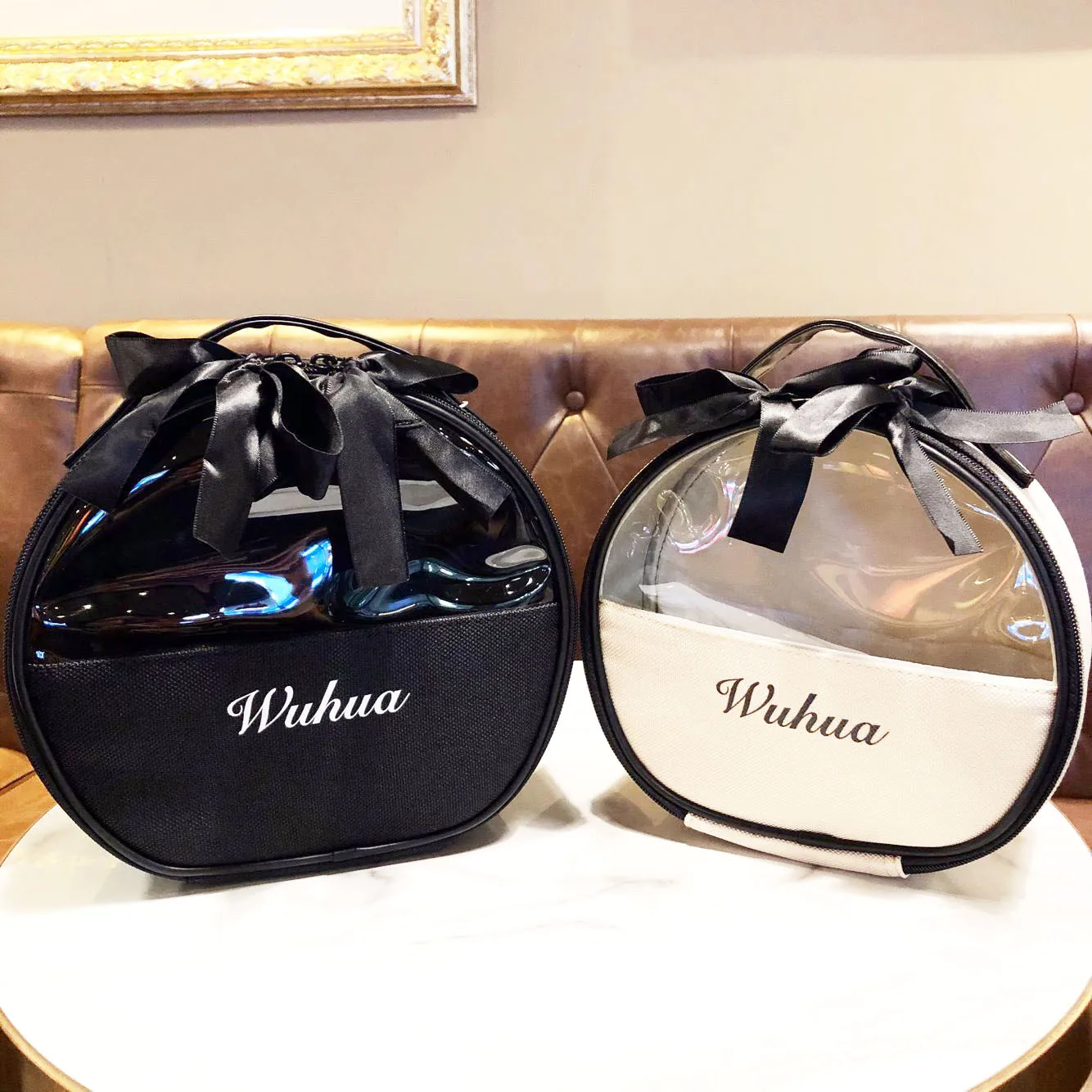 Fashion large capacity waterproof portable Custom logo Women Girls beauty Round transparent PVC cosmetic Clear Makeup bag case, Customized
Fashion large capacity waterproof portable Custom logo Women Girls beauty Round transparent PVC cosmetic Clear Makeup bag case, Customized