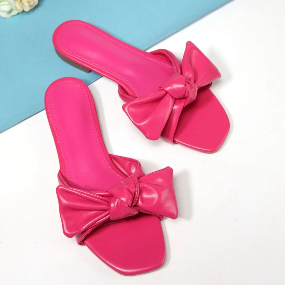 Fashion new INS hot pink summer beach ladies bow flat house sandals women flip flops slides
Fashion new INS hot pink summer beach ladies bow flat house sandals women flip flops slides