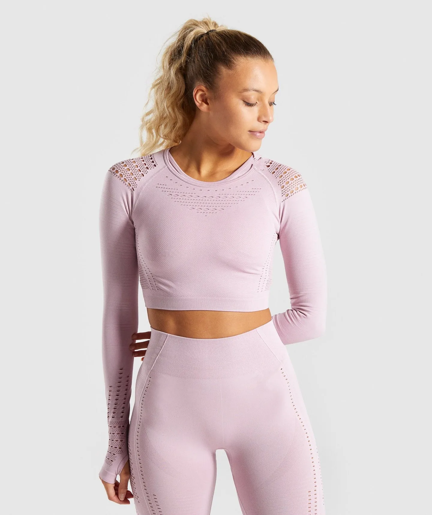 2021 New Hollow Sexy Belly Button Nude Sports Fitness T-Shirt Quick-Drying Seamless Tight Yoga Wear Long Sleeves
2021 New Hollow Sexy Belly Button Nude Sports Fitness T-Shirt Quick-Drying Seamless Tight Yoga Wear Long Sleeves