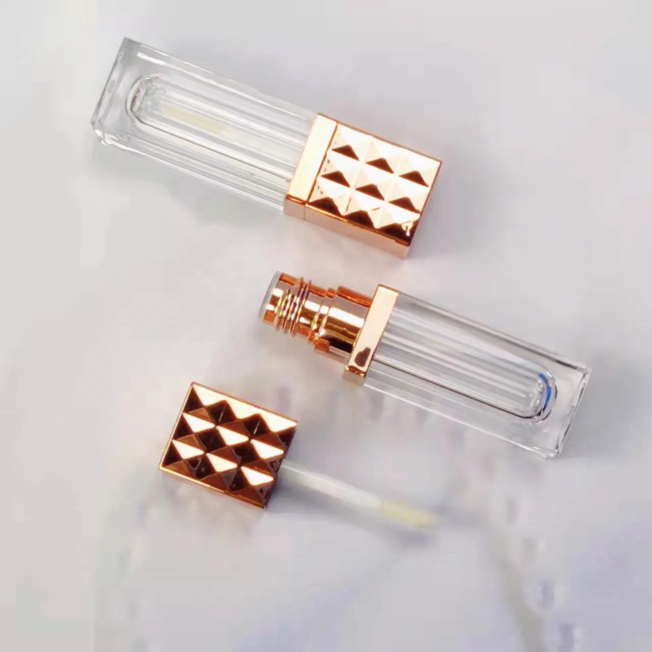 Hot Sale 5ml Gold Square Lip Gloss Tubes Empty Transparent Custom Logo Lipgloss Tube
Hot Sale 5ml Gold Square Lip Gloss Tubes Empty Transparent Custom Logo Lipgloss Tube