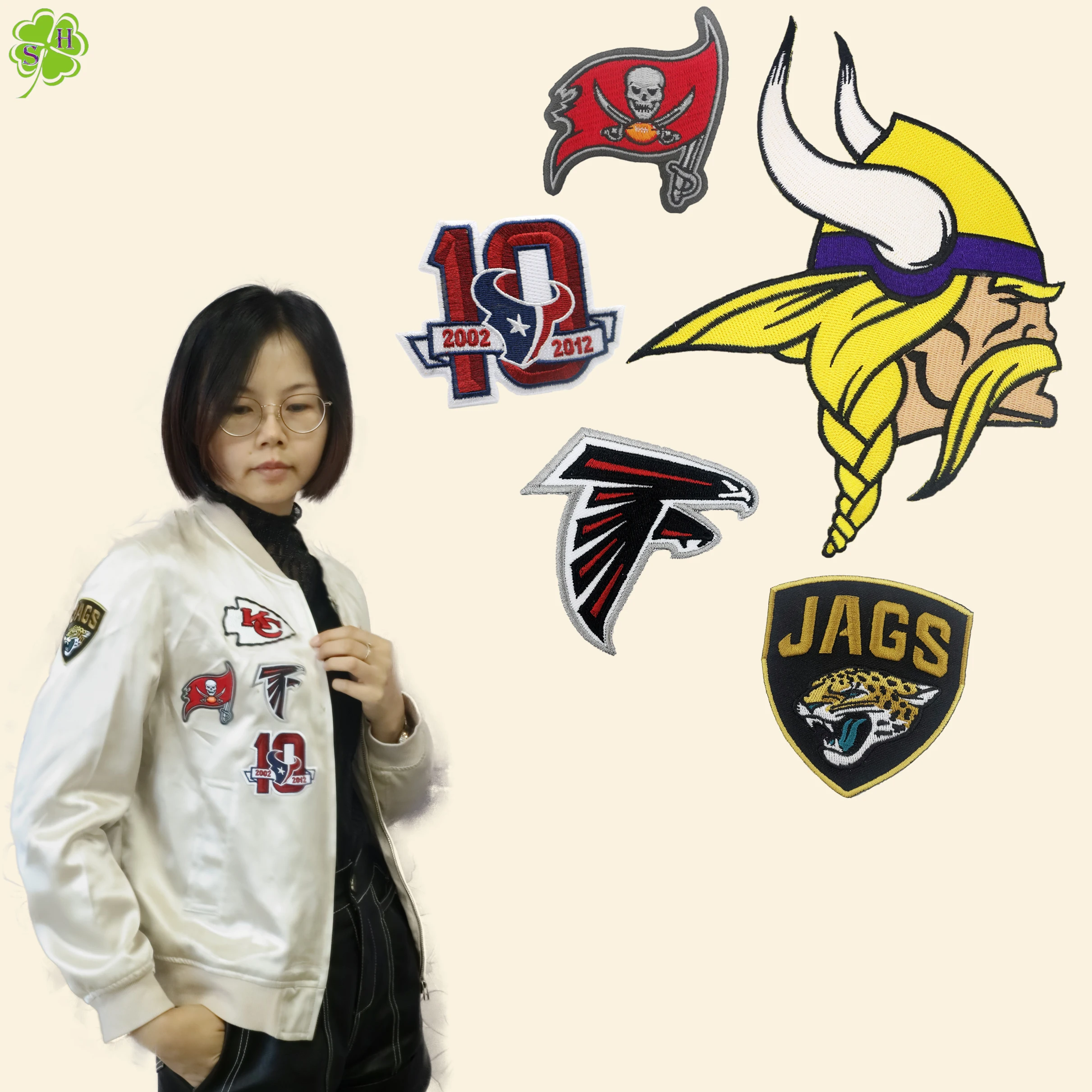 High-quality customized embroidery patch supports hook and loop ironing or sewing on clothes
High-quality customized embroidery patch supports hook and loop ironing or sewing on clothes