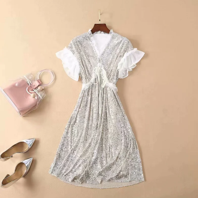 2021 Fashion Flower Shape V Collar Short Sleeve Lace Waist Silver Sequin Ladies Big Long Dress
2021 Fashion Flower Shape V Collar Short Sleeve Lace Waist Silver Sequin Ladies Big Long Dress
