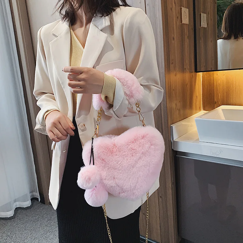TS9239 2020 autumn and winter new fashion plush bag heart-shaped shoulder bag plush cute chain bag women
TS9239 2020 autumn and winter new fashion plush bag heart-shaped shoulder bag plush cute chain bag women