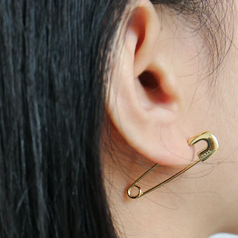 S925 Sterling Silver Pin Shape Cuff Earrings High Quality Real Gold Plating Pin Earrings For Women
S925 Sterling Silver Pin Shape Cuff Earrings High Quality Real Gold Plating Pin Earrings For Women