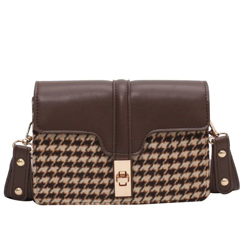 Fashion messenger bag for fall and winter wear solid color one shoulder chain bag retro small square bag
Fashion messenger bag for fall and winter wear solid color one shoulder chain bag retro small square bag