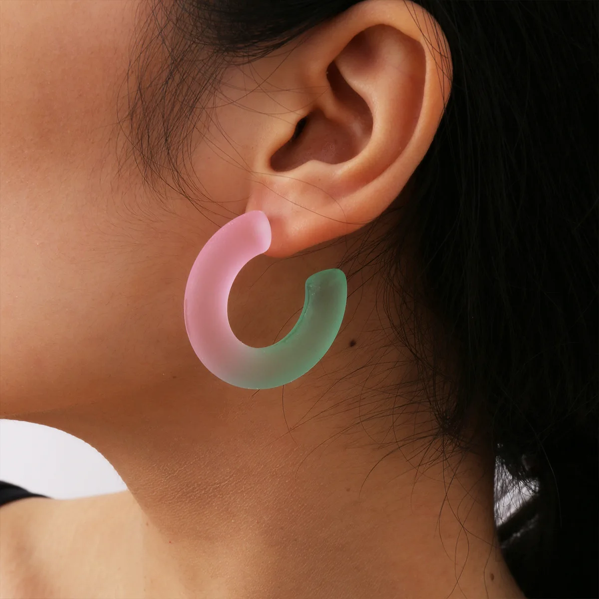 VRIUA New Resin Translucent Frosted Gradient Colorful Dazzling C Shape Acrylic Drop Earrings for Women Girls Gift Party Jewelry, Multicolor
VRIUA New Resin Translucent Frosted Gradient Colorful Dazzling C Shape Acrylic Drop Earrings for Women Girls Gift Party Jewelry, Multicolor