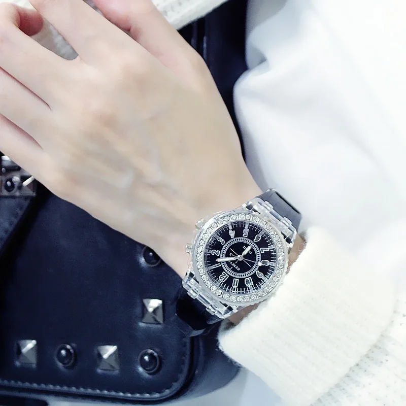 2021 New Diamond Luminous Watch Fashion Male And Female Student Couple Electronic Quartz Watch
2021 New Diamond Luminous Watch Fashion Male And Female Student Couple Electronic Quartz Watch