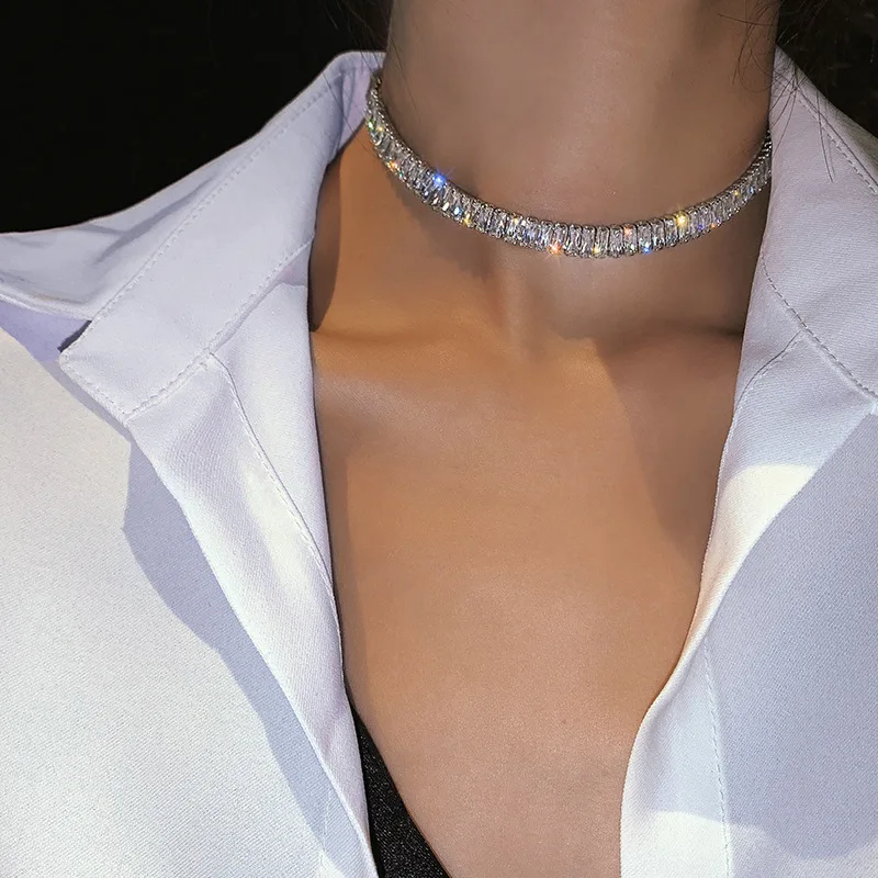 SHIHAN 1882 2021 Korean Hot Selling Bling Jewelry Copper Inlaid Zircon Iced Out Necklace Sexy Ladies Party Necklace
SHIHAN 1882 2021 Korean Hot Selling Bling Jewelry Copper Inlaid Zircon Iced Out Necklace Sexy Ladies Party Necklace