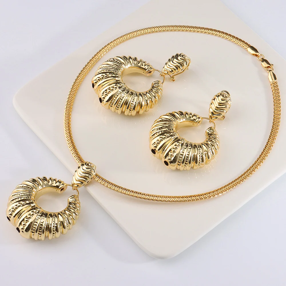 2022 New Design Necklace Earrings Pendant High Quality Trendy Gift wedding jewelry sets Gold Plated Jewelry Sets For Women
2022 New Design Necklace Earrings Pendant High Quality Trendy Gift wedding jewelry sets Gold Plated Jewelry Sets For Women