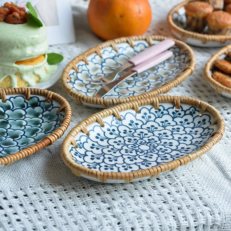 Korean Japanese tableware autumn rattan weaving collection dried fruit cake small ceramic basket
Korean Japanese tableware autumn rattan weaving collection dried fruit cake small ceramic basket