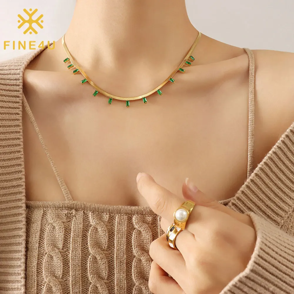 Hip Hop Women Trendy Jewelry 18K Gold Plated Cubic Zirconia Necklace Stainless Steel Blade Snake Chain
Hip Hop Women Trendy Jewelry 18K Gold Plated Cubic Zirconia Necklace Stainless Steel Blade Snake Chain