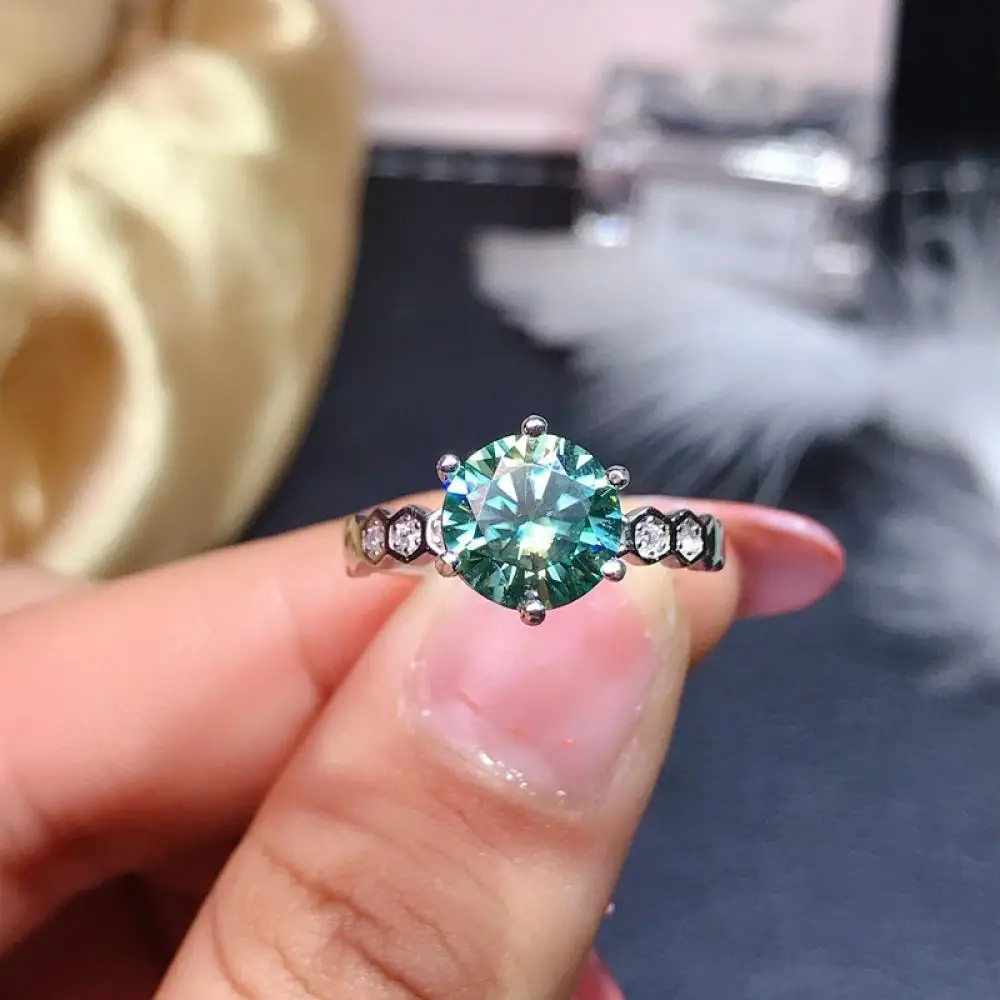 Maldives Blue and Green Mosang Diamond High Carbon Diamond Honeycomb Ring Jewelry Wholesale 18K Gold Filled Jewelry
Maldives Blue and Green Mosang Diamond High Carbon Diamond Honeycomb Ring Jewelry Wholesale 18K Gold Filled Jewelry
