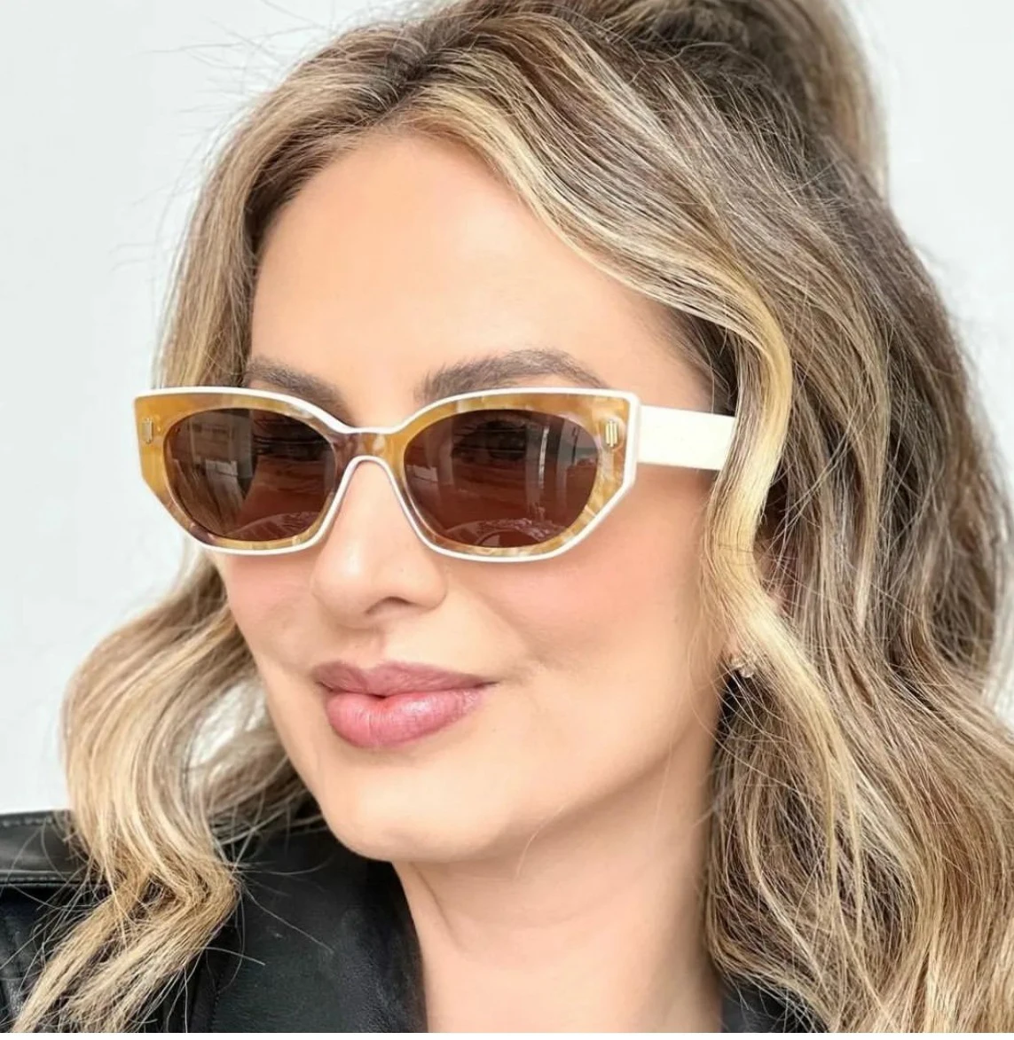 124 Small Frame Futuristic 2022 Ladies Men Shades Sun Glasses Woman Fashionable White Cateye Sunglasses
124 Small Frame Futuristic 2022 Ladies Men Shades Sun Glasses Woman Fashionable White Cateye Sunglasses