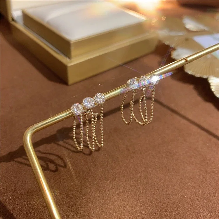 Vershal A023 New Arrival 18k Gold Plated Luxury Diamond Tassel Stud Earrings For Women
Vershal A023 New Arrival 18k Gold Plated Luxury Diamond Tassel Stud Earrings For Women