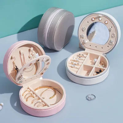 Custom Logo Round jewelry box Leather White Pink Travel Jewellery Organizer Mirror Storage luxury leather jewelry box
Custom Logo Round jewelry box Leather White Pink Travel Jewellery Organizer Mirror Storage luxury leather jewelry box