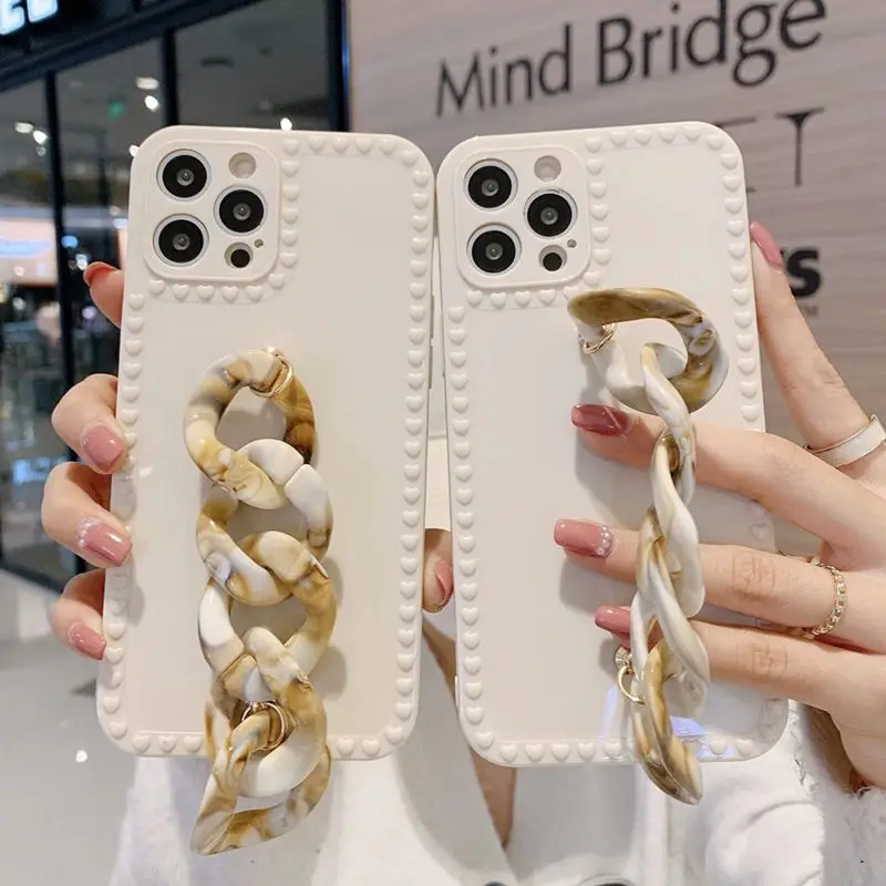luxury fashionable chain brand phone case for iphone 11 12 pro max,smartphone chain with case, Same as picture
luxury fashionable chain brand phone case for iphone 11 12 pro max,smartphone chain with case, Same as picture