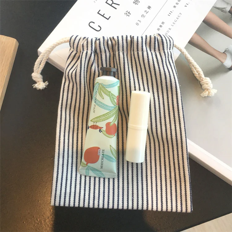 Promotional Custom Logo Printing Fashion Mini Natural Travel Candle Dust Calico Drawstring Adjustable Bag, Customized color
Promotional Custom Logo Printing Fashion Mini Natural Travel Candle Dust Calico Drawstring Adjustable Bag, Customized color