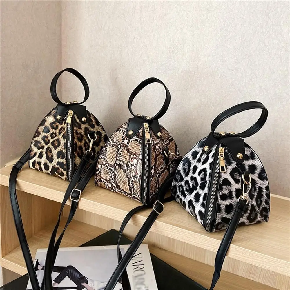 Handbags Messenger Bags Leopard Print Women's Trend Large Capacity Leather Shoulder Bag Messenger Bag Borse Da Donna, As the pics
Handbags Messenger Bags Leopard Print Women's Trend Large Capacity Leather Shoulder Bag Messenger Bag Borse Da Donna, As the pics