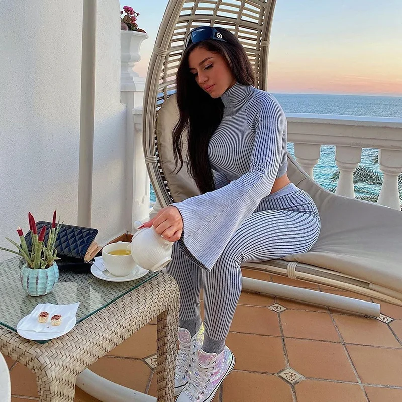 KQ-283 Fashion women high neck flared sleeve top two piece set solid color trousers two piece casual sets, As picture
KQ-283 Fashion women high neck flared sleeve top two piece set solid color trousers two piece casual sets, As picture