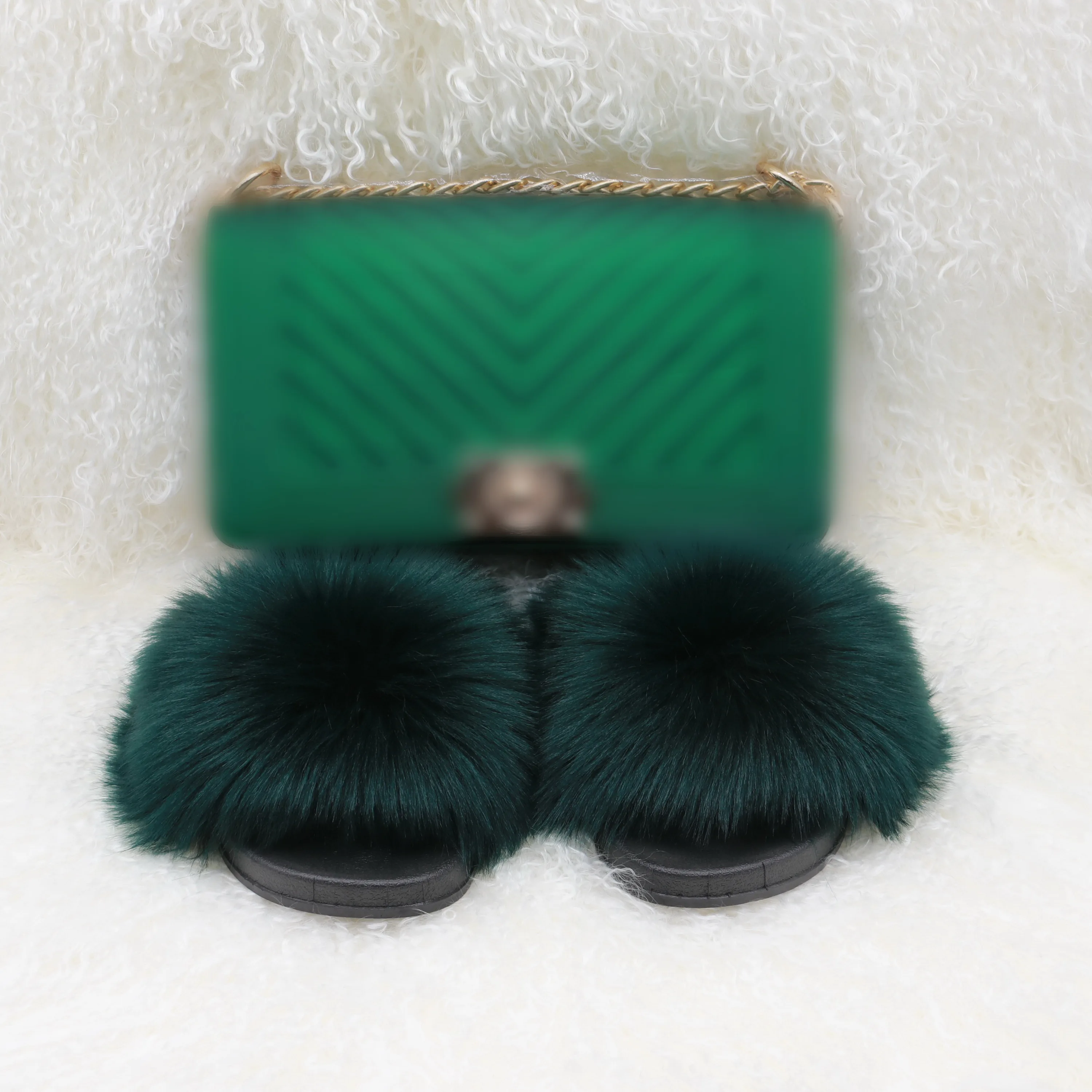 Free Air Shipping hot sale summer item green color plush furry slippers and purse set
Free Air Shipping hot sale summer item green color plush furry slippers and purse set
