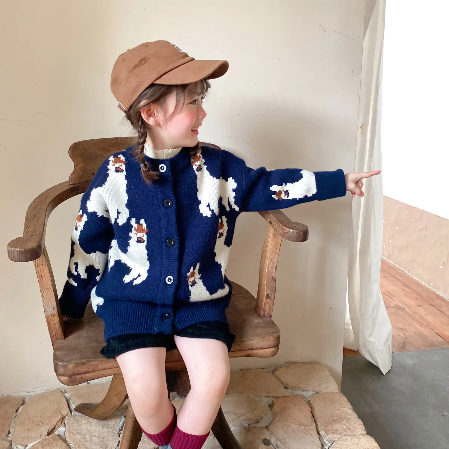 Children Sweater Alpaca Cardigan Coat 2021 Winter New Korean Fashion Girl's Sweater Warm Elastic Loose Knitted Coat Outfit
Children Sweater Alpaca Cardigan Coat 2021 Winter New Korean Fashion Girl's Sweater Warm Elastic Loose Knitted Coat Outfit