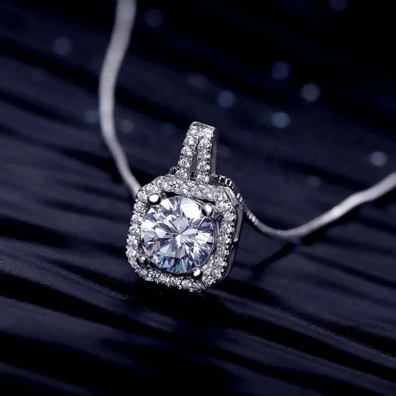 Exquisite Square Diamond Pendant Women's Necklace Simple Fashion Short Necklace, Silver
Exquisite Square Diamond Pendant Women's Necklace Simple Fashion Short Necklace, Silver