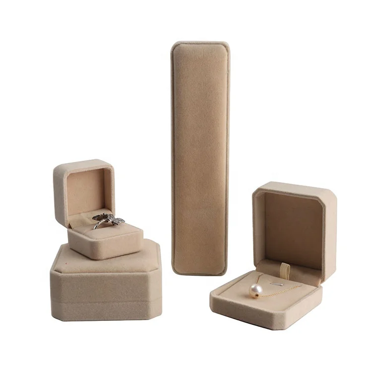 luxury designs beige ring necklace bangle bracelet sets velvet jewelry packaging box, Pink, red, grey,beige or customized
luxury designs beige ring necklace bangle bracelet sets velvet jewelry packaging box, Pink, red, grey,beige or customized