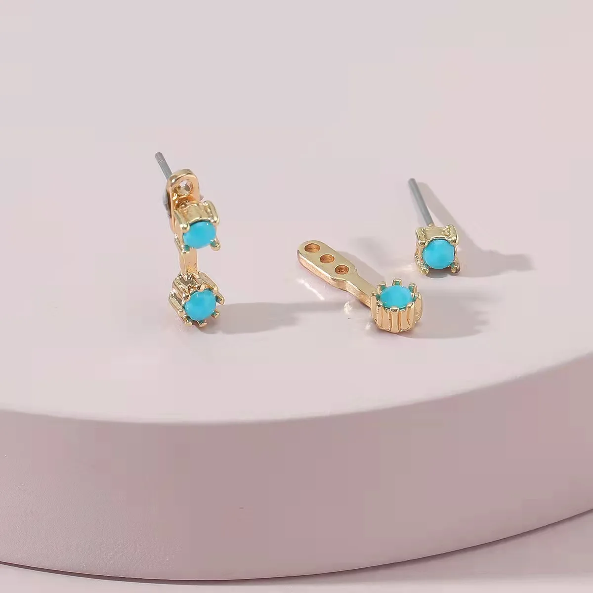 Rhinestone earrings European and American fashion front and back earring for women dainty minimalist earrings
Rhinestone earrings European and American fashion front and back earring for women dainty minimalist earrings