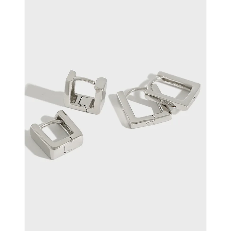 Danyang S925 Sterling Silver Earrings Ears Stud Square Earrings for Girls Women Jewelry 
Danyang S925 Sterling Silver Earrings Ears Stud Square Earrings for Girls Women Jewelry