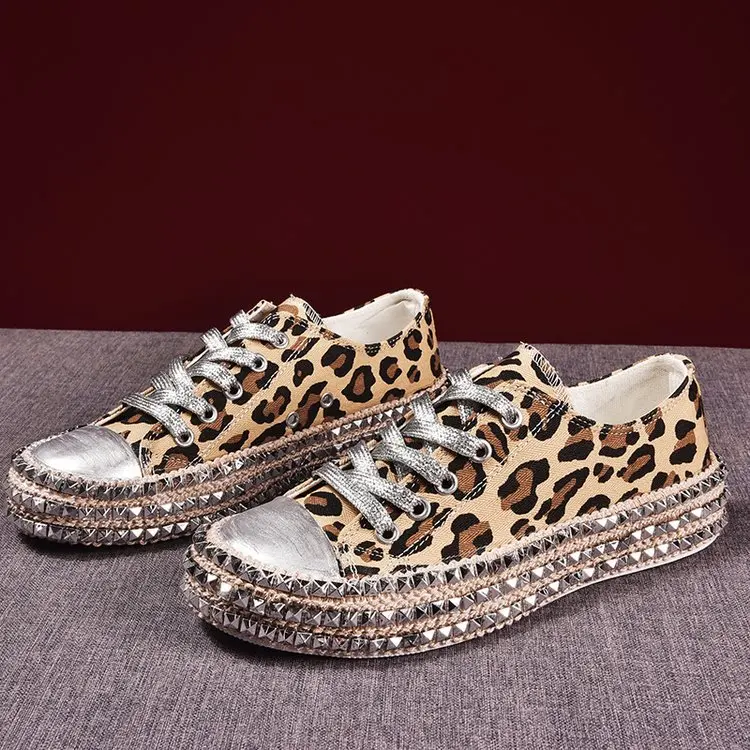 zapatos Leopard Print Rivet Walking Style Shoess Women's Flats 2021 New Hot Selling Chunky Shoes Women Canvas Trendy Shoes, Picture shows
zapatos Leopard Print Rivet Walking Style Shoess Women's Flats 2021 New Hot Selling Chunky Shoes Women Canvas Trendy Shoes, Picture shows