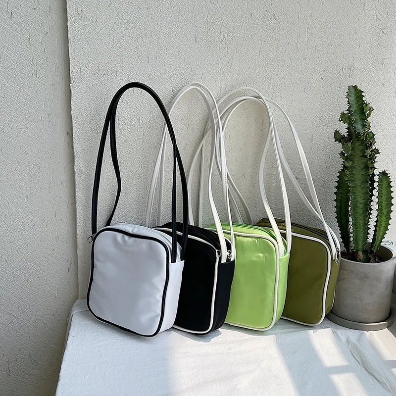 Women's Japanese summer new hand-carried bag fashion trend green shoulder bag nylon simple casual small square bag
Women's Japanese summer new hand-carried bag fashion trend green shoulder bag nylon simple casual small square bag