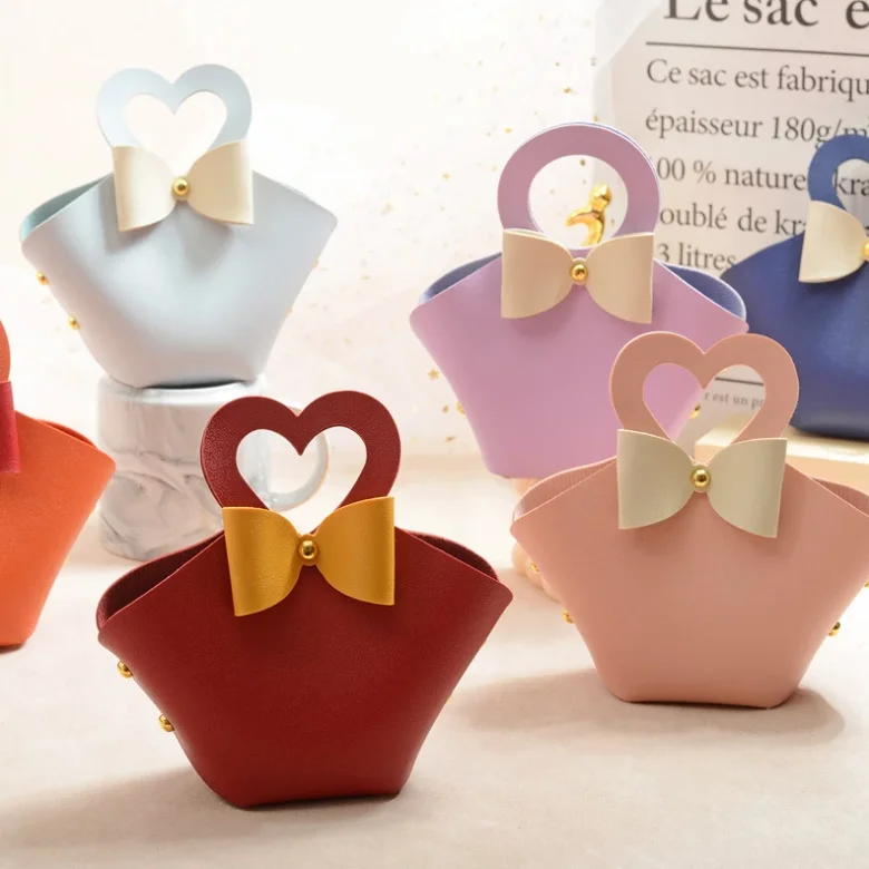2022 new style candy bag fancy wedding gifts factory custom wedding decoration pu leather fashion leather candy box for wedding
2022 new style candy bag fancy wedding gifts factory custom wedding decoration pu leather fashion leather candy box for wedding
