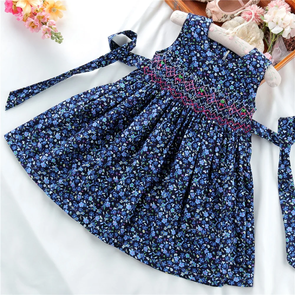summer baby smocked clothes for girls flower dresses kids frock floral hand made children clothing cotton C2030766
summer baby smocked clothes for girls flower dresses kids frock floral hand made children clothing cotton C2030766