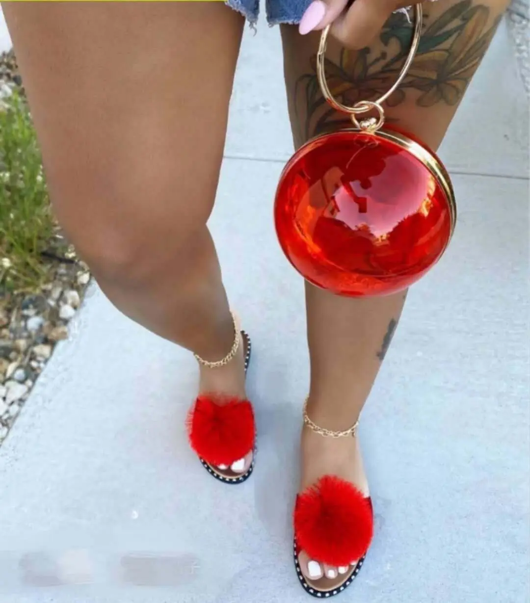 2021 European and American summer new fur ball flat solid color non- slip sandals women, Picture
2021 European and American summer new fur ball flat solid color non- slip sandals women, Picture