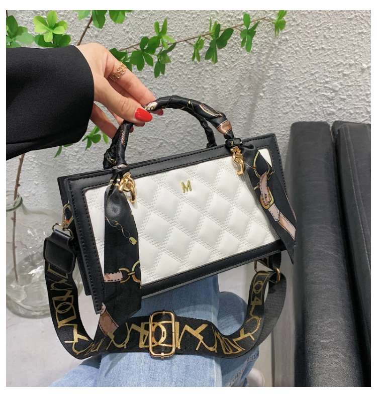New designer handbags With silk Scarf for Women fashion PU leather crossbody bag Ladies chain Purses, Customizable
New designer handbags With silk Scarf for Women fashion PU leather crossbody bag Ladies chain Purses, Customizable