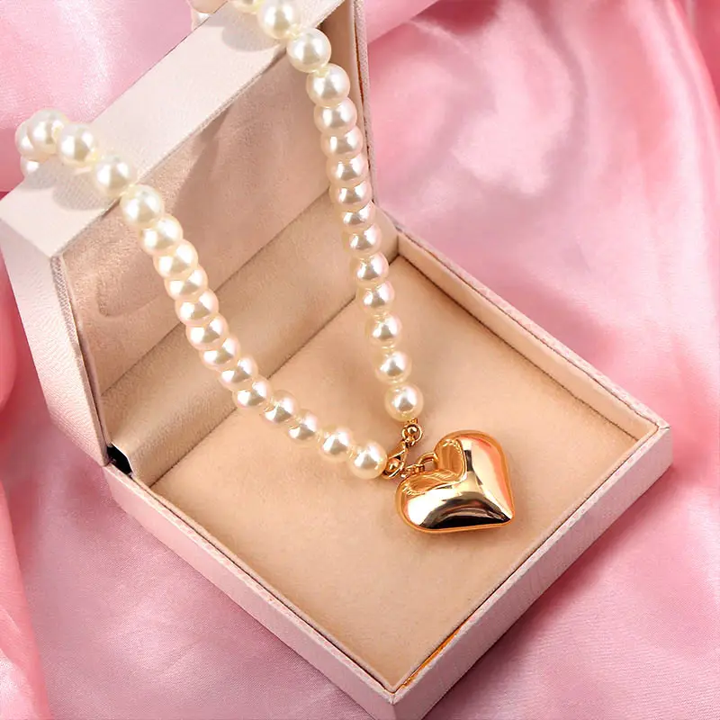 Popular Simple Design Retro Natural White Pearl Big Gold Color Solid Heart Necklace Foe Women Jewelry
Popular Simple Design Retro Natural White Pearl Big Gold Color Solid Heart Necklace Foe Women Jewelry