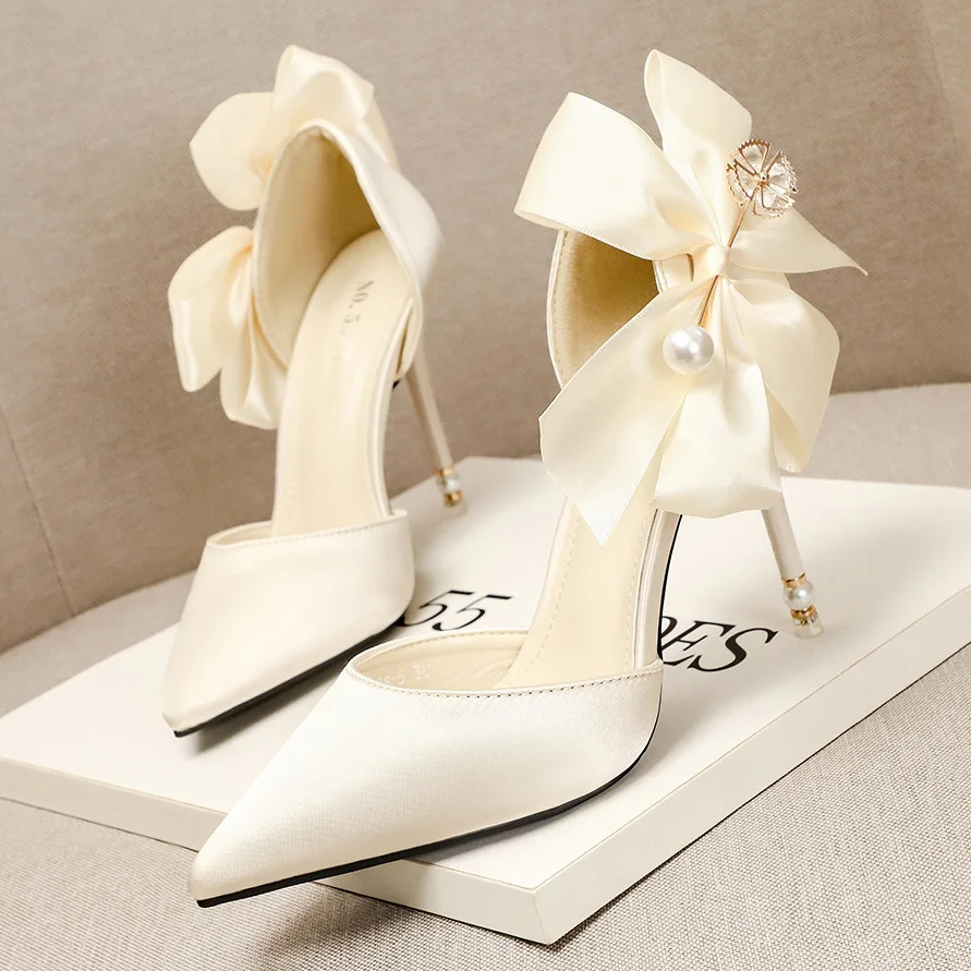 High heels bow sexy clup high heels pearl sandals suede stiletto pumps wedding shoes
High heels bow sexy clup high heels pearl sandals suede stiletto pumps wedding shoes