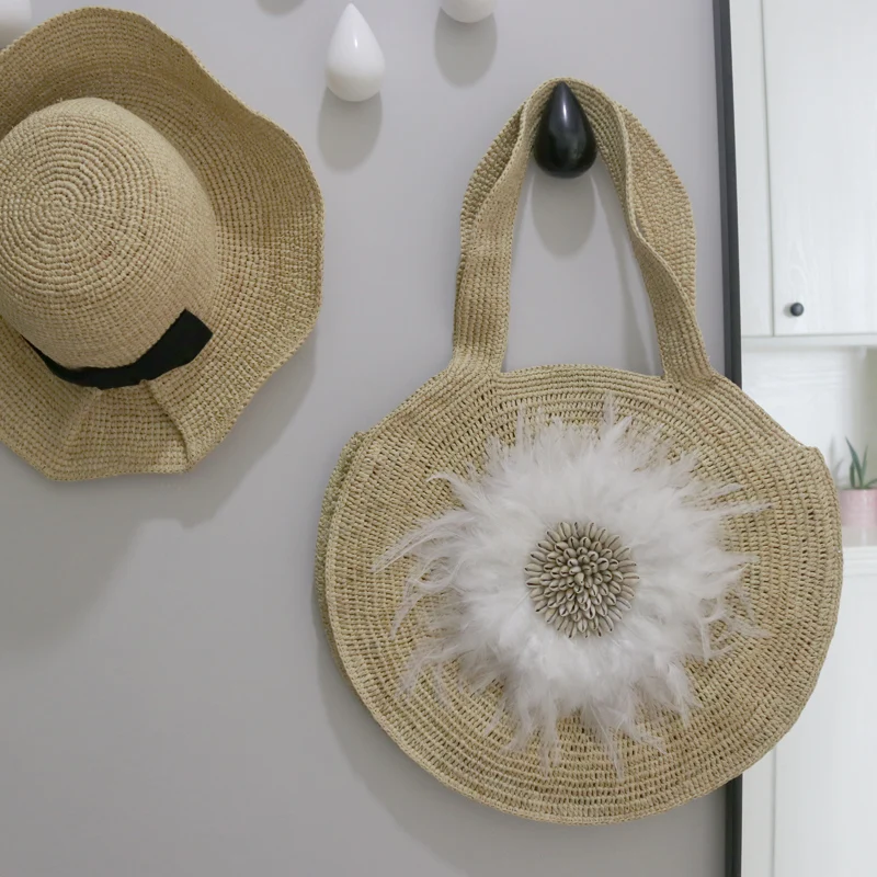 Fashionable Summer Handmade Round Lafite Weaving Bags Beach Bag With Shell Feather Large Capacity Single Shoulder Lady Bag
Fashionable Summer Handmade Round Lafite Weaving Bags Beach Bag With Shell Feather Large Capacity Single Shoulder Lady Bag