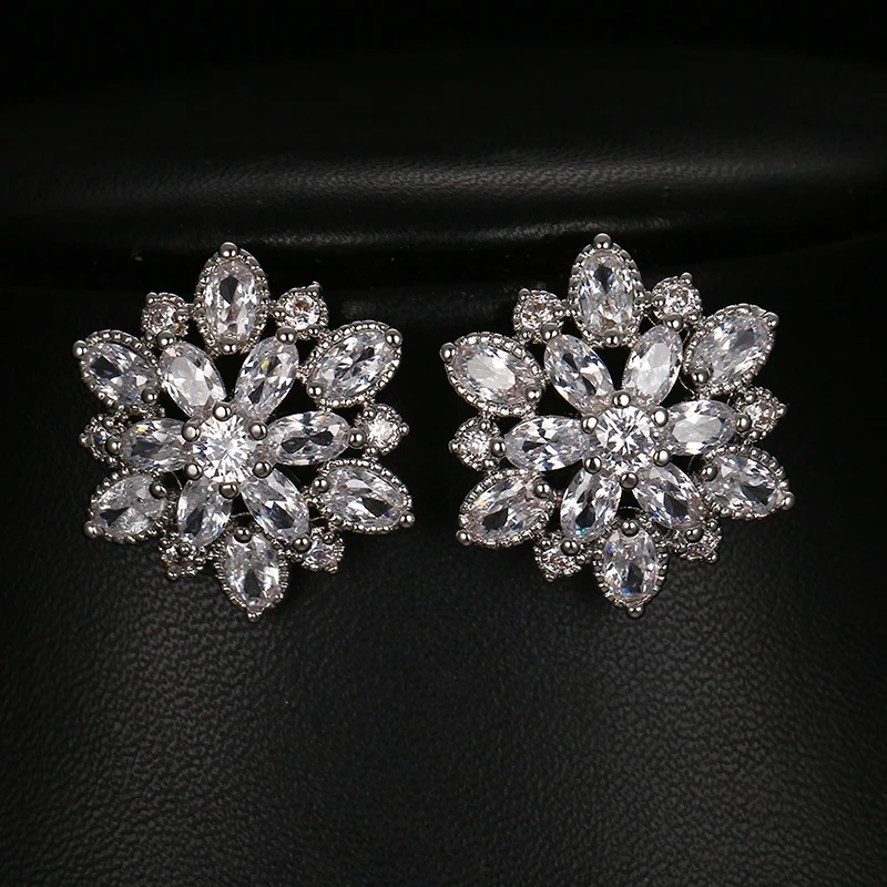 Emmaya Hot Sell Cubic Zircon Women Ear Stud Elegant Bridal Wedding Flower Stud Earrings Free Shipping
Emmaya Hot Sell Cubic Zircon Women Ear Stud Elegant Bridal Wedding Flower Stud Earrings Free Shipping